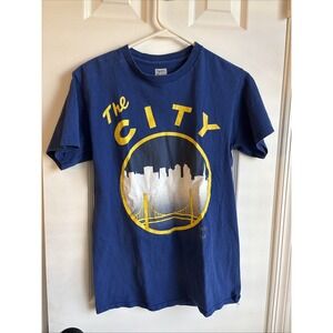 NBA HARDWOOD CLASSICS GOLDEN STATE WARRIORS 'THE CITY' SHIRT MENS Small BLUE